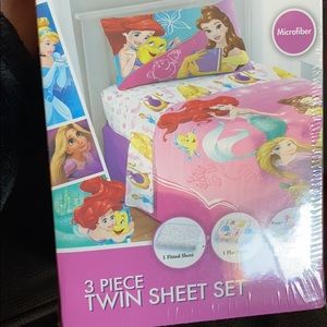 SALE —- NEW Twin sheets